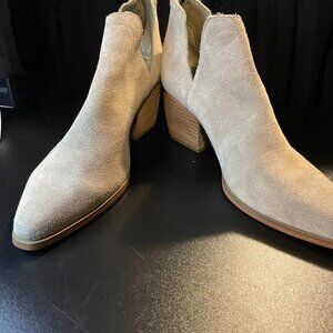 Gidgeta Bootie Vince Camuto Chelsea Boots